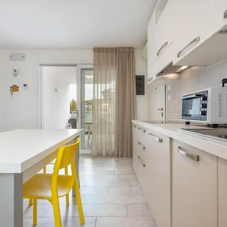 Apartment Blu Indaco *